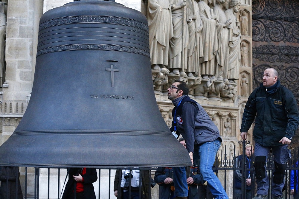 Arrival of the new bell chime, baptised Marie, the biggest bell weighing six tons and playing a G sharp note (sol diese), on 850th anniversary of Notre Dame de Paris, Paris, France, Europe