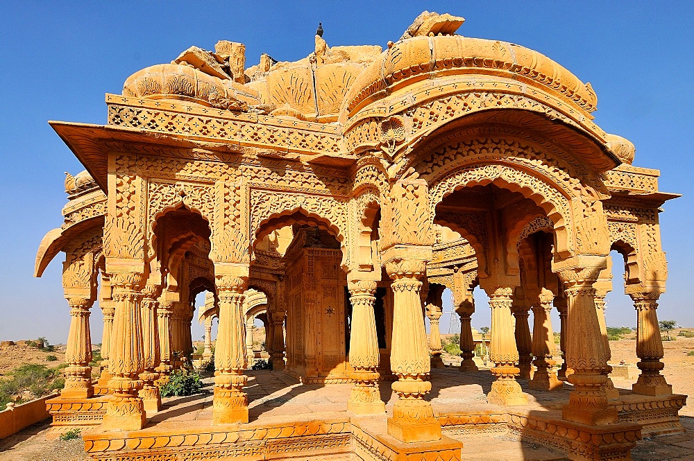 Bada Bagh (Barabagh), royal cenotaphs (chhatris) of Maharajas of Jaisalmer State, Jaisalmer, Rajasthan, India, Asia