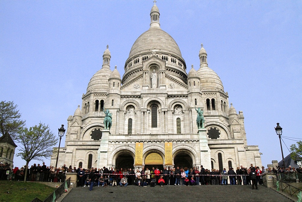 Stations of the Cross on Good Friday at the Sacre-Coeur, Montmartre, Paris, France, Europe