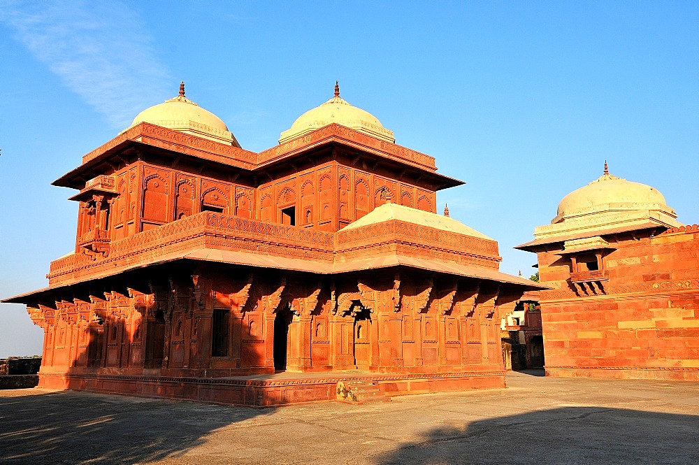 Finely sculpted Palace dating from the 16th century, Fatehpur Sikri, UNESCO World Heritage Site, Uttar Pradesh, India, Asia