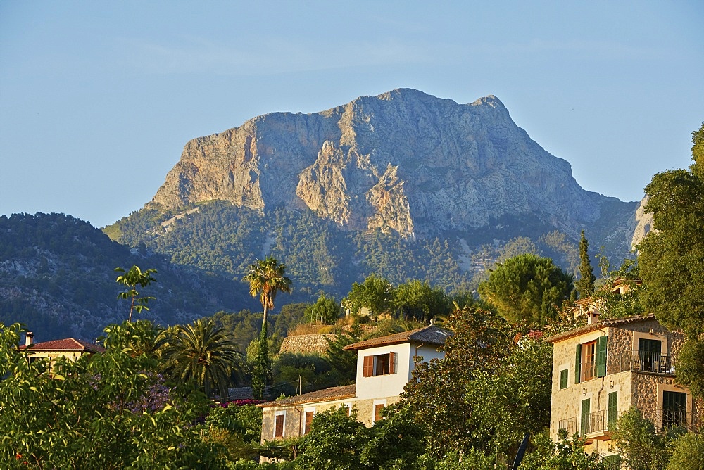 Houses in the Sierra Tramontana, Majorca, Balearic Islands, Spain, Europe