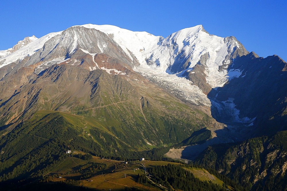 Mont Blanc, the highest mountain in Europe at 4810 m, Haute Savoie, French Alps, France, Europe