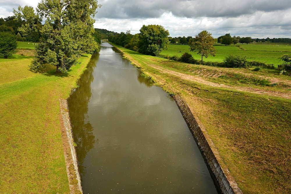 Digoin canal, Chambilly, Saone et Loire, Burgundy, France, Europe