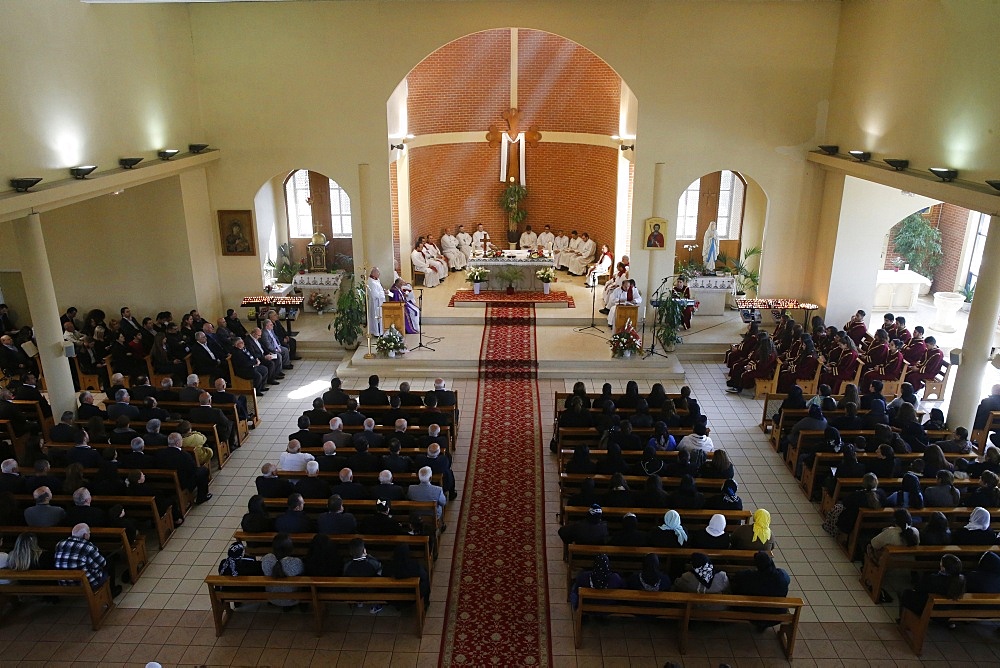 Mass in Saint Thomas's Chaldean Church, Sarcelles, Val d'Oise, France, Europe