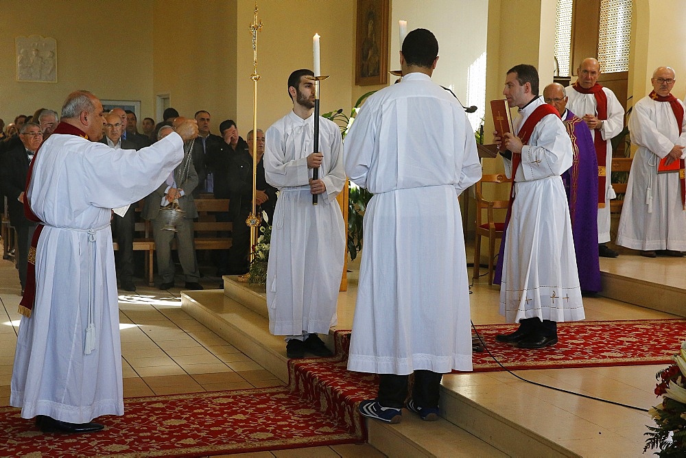 Mass in Saint Thomas's Chaldean Church, Sarcelles, Val d'Oise, France, Europe