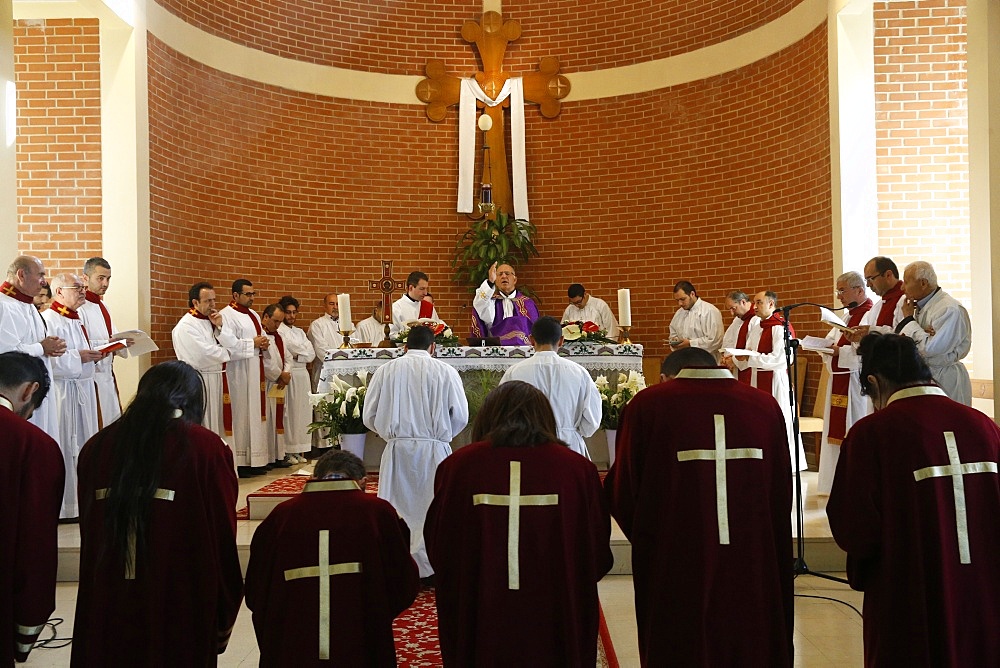 Mass in Saint Thomas's Chaldean Church, Sarcelles, Val d'Oise, France, Europe