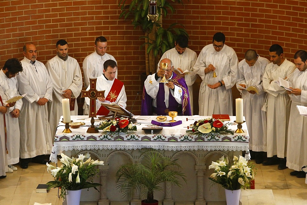 Mass in Saint Thomas's Chaldean Church, Sarcelles, Val d'Oise, France, Europe