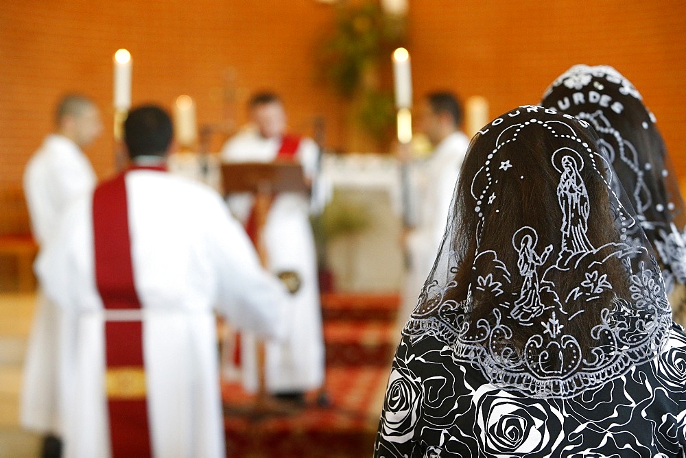 Mass in Saint Thomas's Chaldean Church, Sarcelles, Val d'Oise, France, Europe