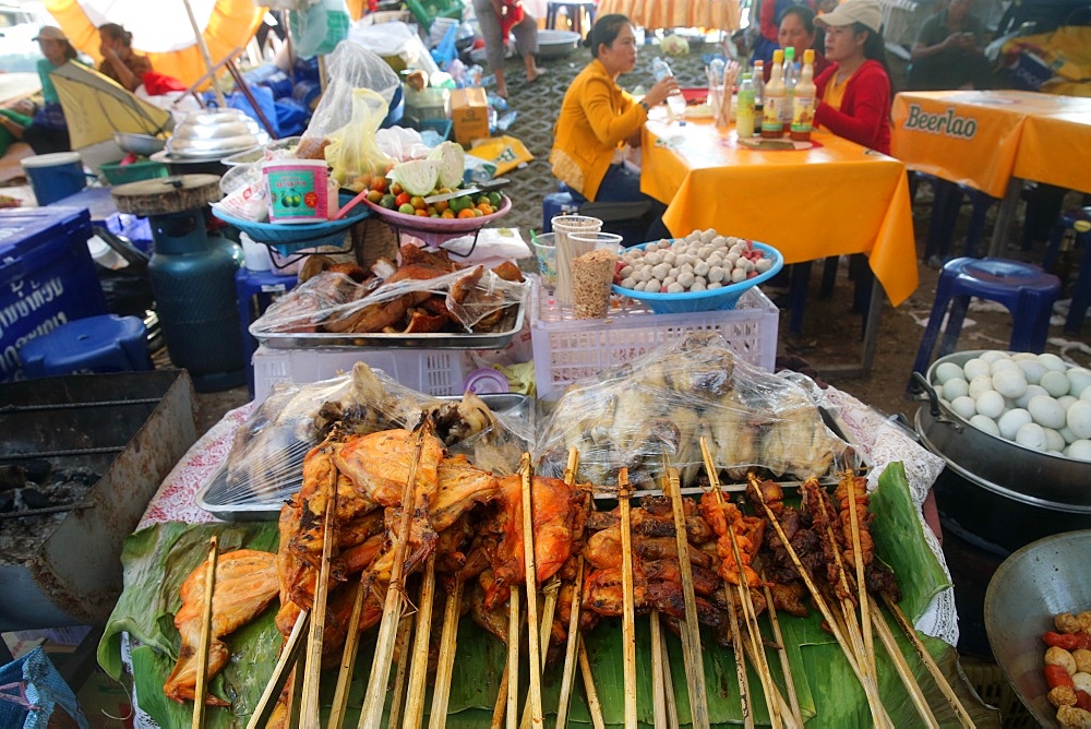 Street restaurant serving fried chicken, Vientiane, Laos, Indochina, Southeast Asia, Asia