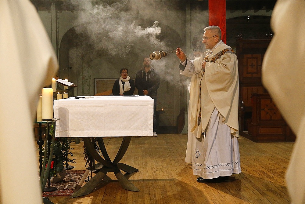 Maundy Thursday celebration in a Parisian Catholic church, Paris, France, Europe