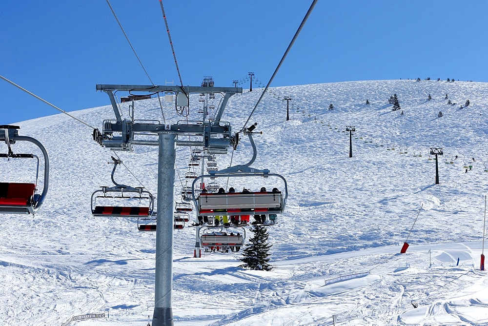 Chair lift, French Alps, Haute-Savoie, France, Europe