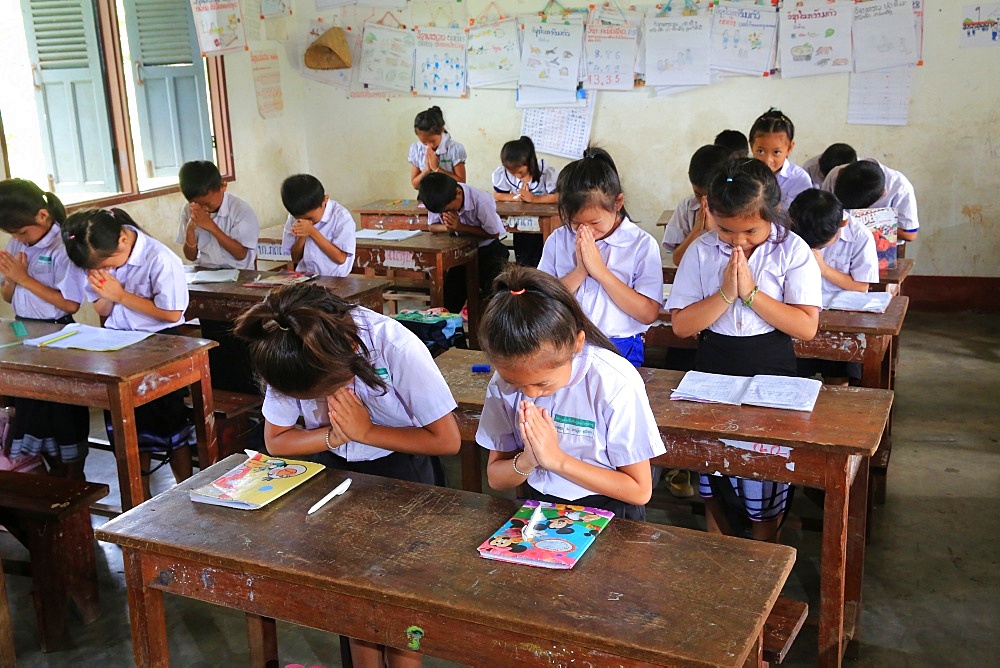 Schoolchildren in classroom, Elementary School, Vieng Vang, Laos, Indochina, Southeast Asia, Asia