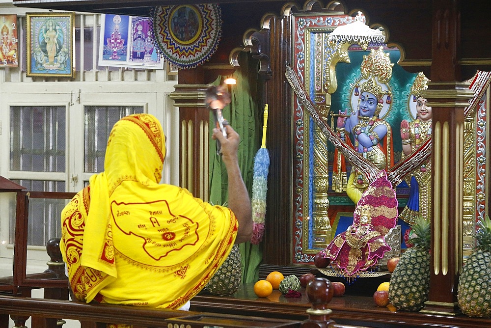 Evening puja at Swaminarayan temple, Kampala, Uganda, Africa