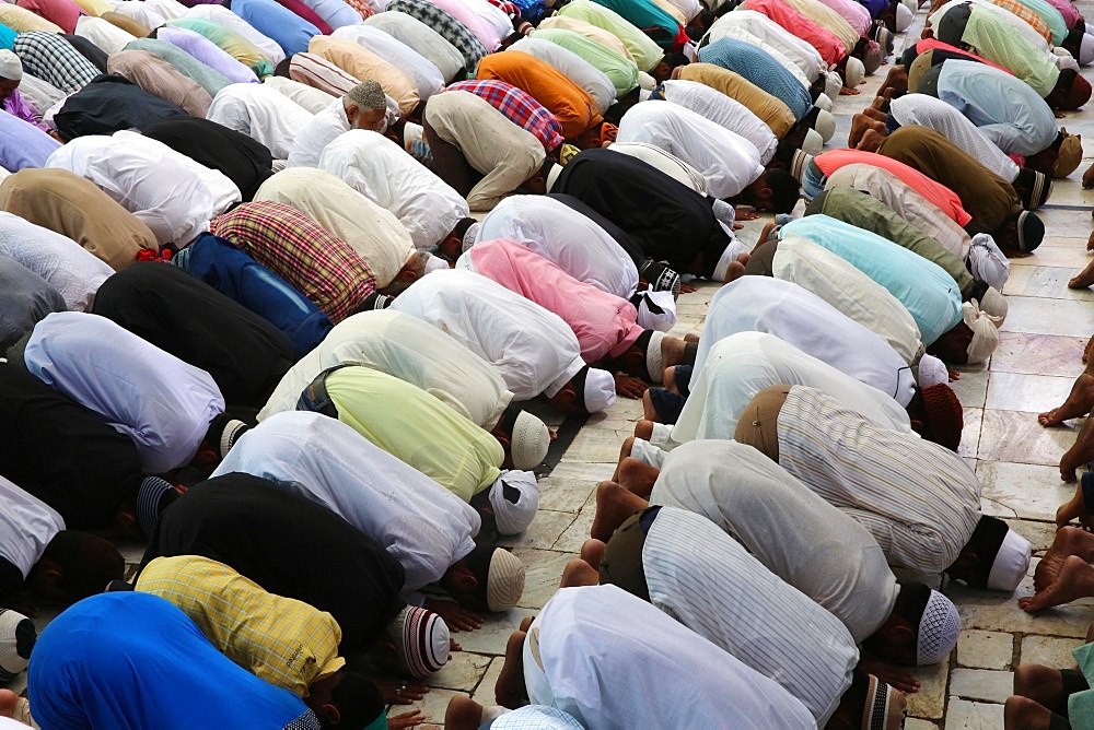 Muslims at Friday Prayers, Ajmer Sharif Dargah, Ajmer, Rajasthan, India, Asia