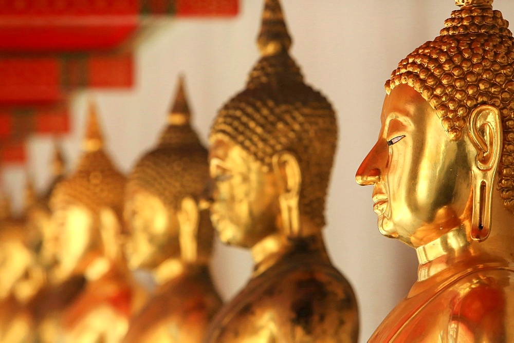 The meditation posture bronze Buddhas, Wat Pho, Bangkok, Thailand, Southeast Asia, Asia