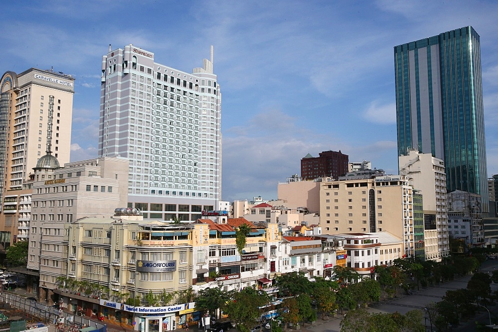 Nguyen Hue pedestrian street and Sheraton hotel, District 1, Ho Chi Minh City, Vietnam, Indochina, Southeast Asia, Asia