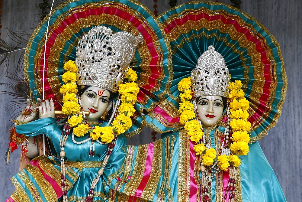 Krishna and Radha murthis (statues) in a Delhi Hindu temple, Delhi, India, Asia