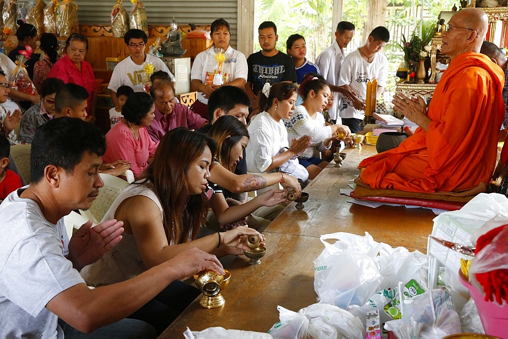 Puja, Khao Pansa celebration at Wat Ampharam, Hua Hin, Thailand, Southeast Asia, Asia