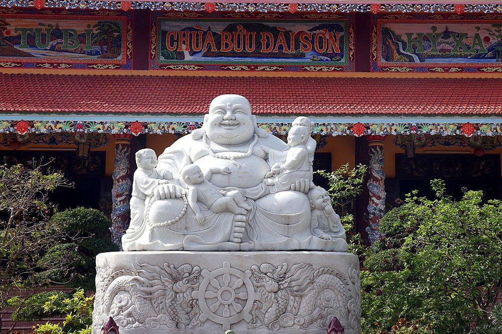 Statue of the Smiling Buddha, the Chinese God of Happiness, Wealth and Luck, Chua Buu Dai Son Buddhist Pagoda, Danang, Vietnam, Indochina, Southeast Asia, Asia