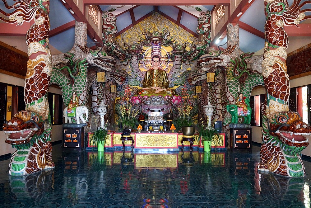 Main altar with Shakyamuni Buddha statue, Van Hanh Zen Buddhist Monastery, Dalat, Vietnam, Indochina, Southeast Asia, Asia