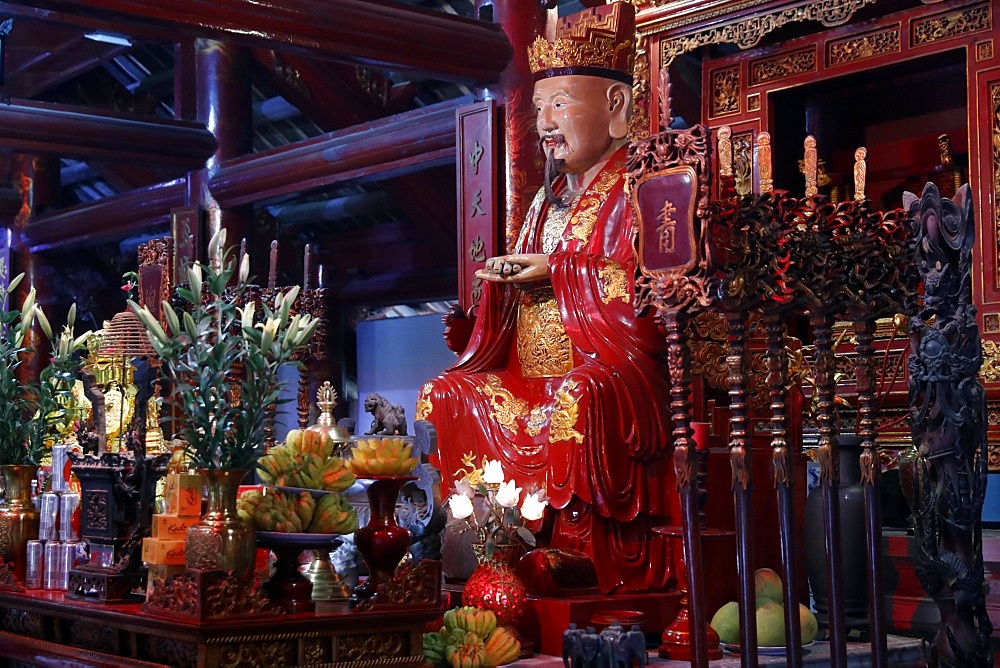 Altar dedicated to Confucius, Temple of Literature, Hanoi, Vietnam, Indochina, Southeast Asia, Asia