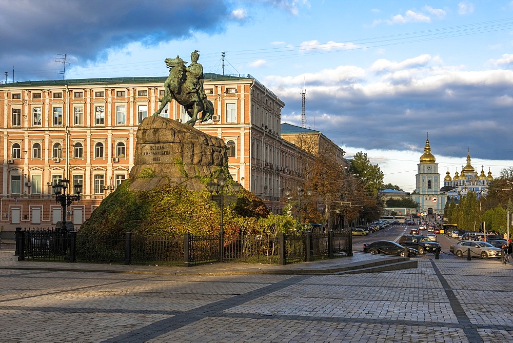 Statue of Cossack Hero Bohdan Khmelnytsky on Sofiyska Square, Kiev, Ukraine, Europe