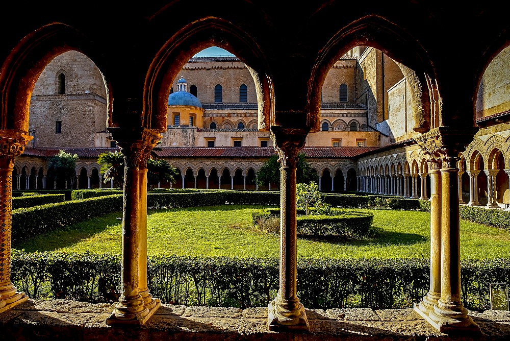 Santa Maria Nuova Cathedral cloister, Monreale, Sicily, Italy, Europe