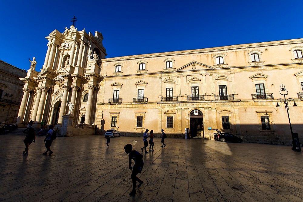 Syracuse Cathedral, UNESCO World Heritage Site, Syracuse, Sicily, Italy, Mediterranean, Europe