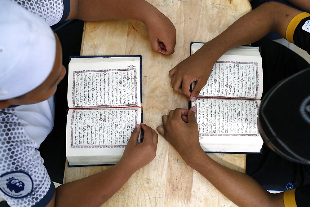 Muslim children learning Quran at Islamic school, Ho Chi Minh City, Vietnam, Indochina, Southeast Asia, Asia