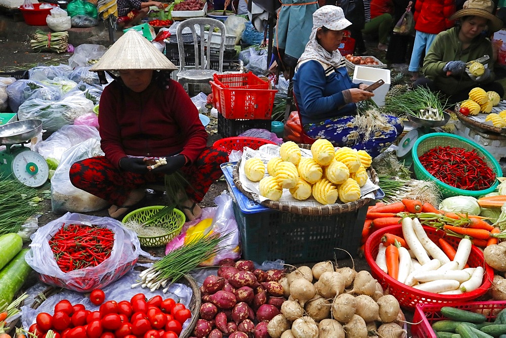 Woman selling fresh vegatables at market, Quy Nhon, Vietnam, Indochina, Southeast Asia, Asia