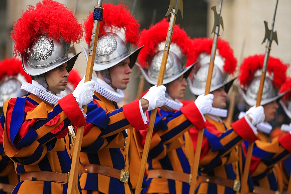 Swiss guards at St. Peter's Basilica, Vatican, Rome, Lazio, Italy, Europe