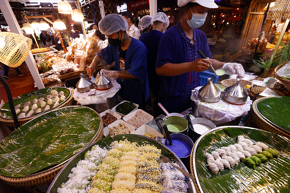 Street food, Iconsiam shopping mall, Bangkok, Thailand, Southeast Asia, Asia