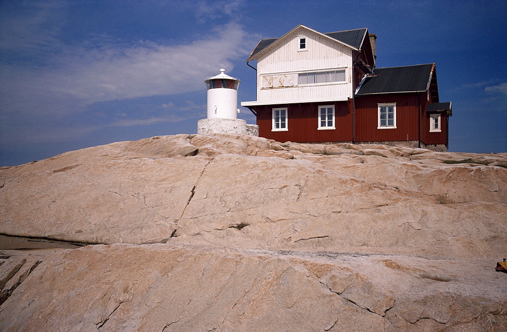 Lighthouse on Stora Svangen at entrance to Kosterfjord, Bohuslan, Sweden, Scandinavia, Europe