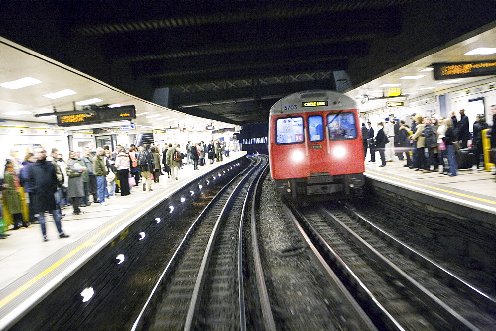 Drivers eye view of Circle line train entering tube station, London, England, United Kingdom, Europe