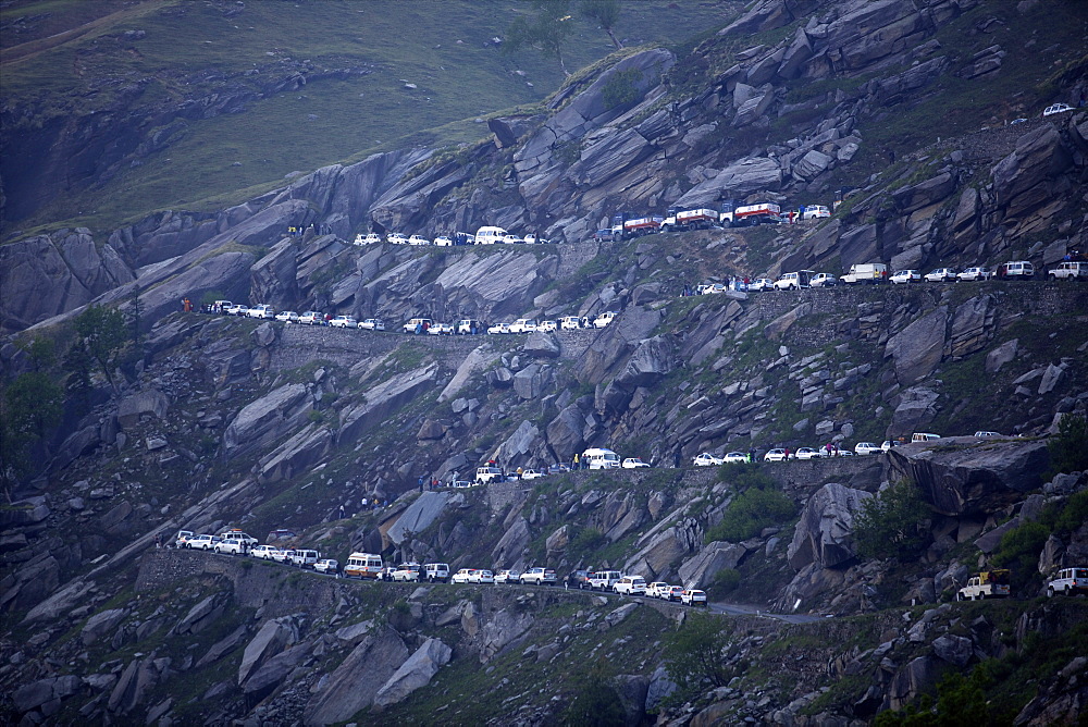 On Rohtang Pass road, traffic jam at 5 in the morning, close to Manali, road from Manali to Leh, Himachal Pradesh, India, Asia