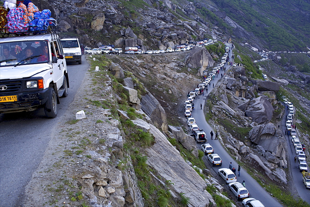 On Rohtang Pass road, traffic jam at 5 in the morning, close to Manali, road from Manali to Leh, Himachal Pradesh, India, Asia