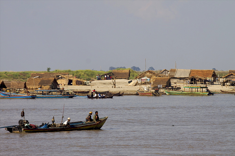 View of a small village on the shore of the Irrawaddy river, near Mandalay, Myanmar (Burma), Asia