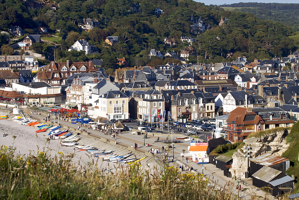 View of the town of Etretat, Seine Maritime, Normandy, France, Europe