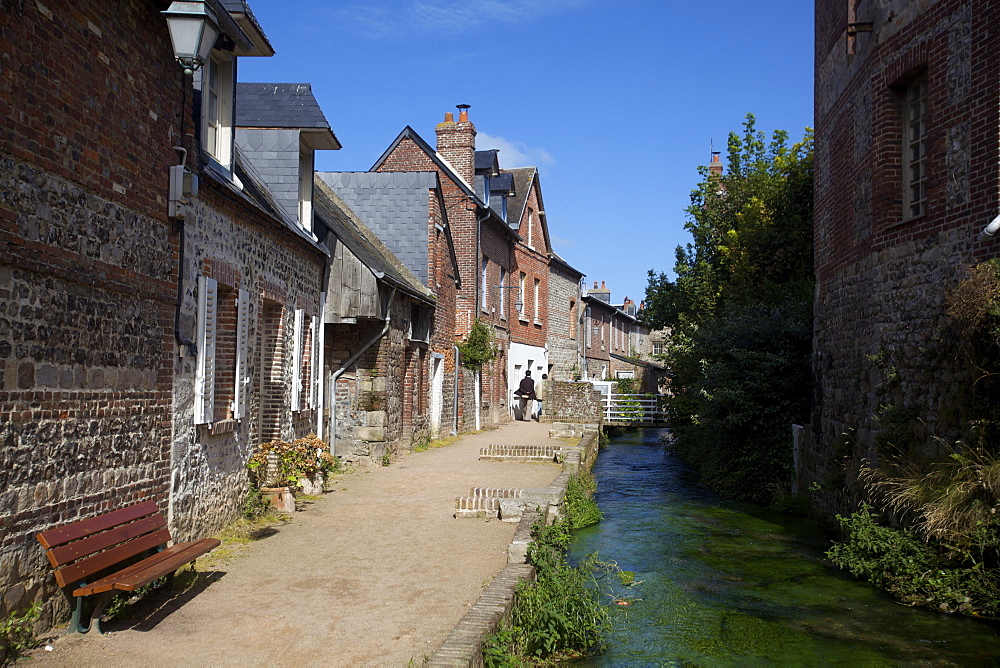 A narrow street of Veules-les-Roses, Seine Maritime, Normandy, France, Europe