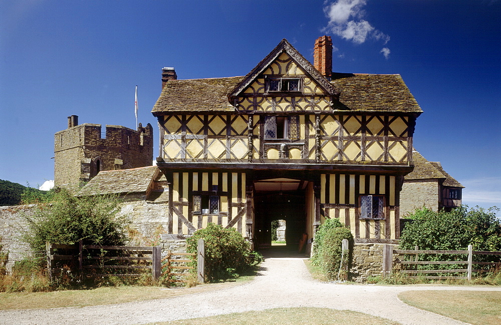 Gatehouse, Stokesay Castle, Shropshire, England, United Kingdom, Europe


