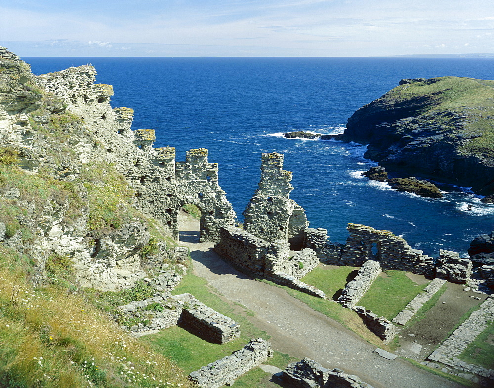 Castle entrance and view to the sea, Tintagel Castle, Cornwall, England, United Kingdom, Europe