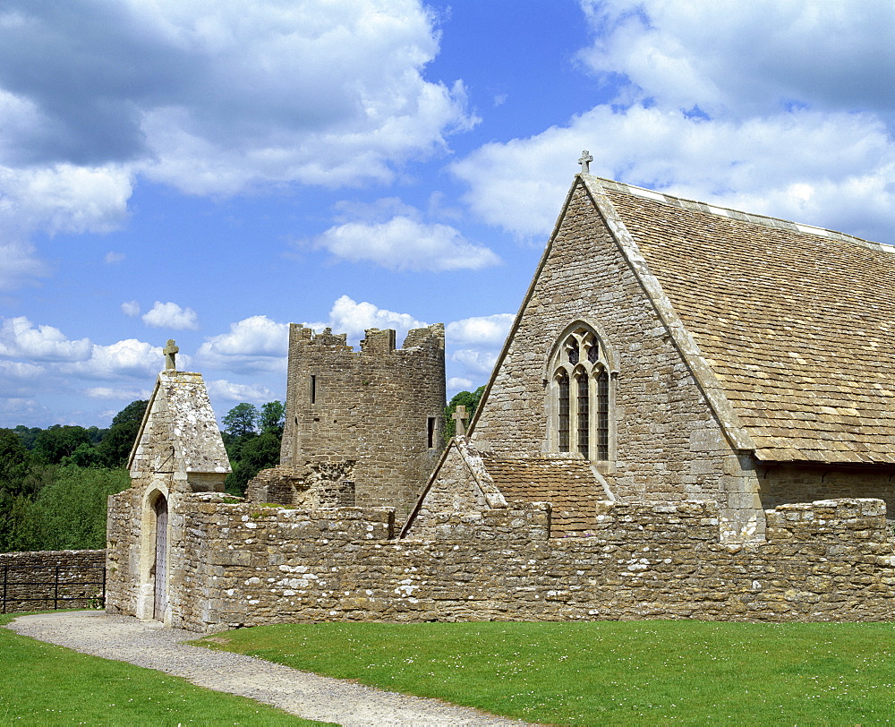 The Chapel from the south with the South East tower beyond, Farleigh Hungerford Castle, Somerset, England, United Kingdom, Europe