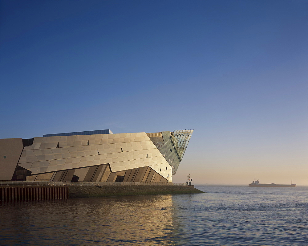 The Deep, visitor attraction and study centre for marine life, architects Terry Farrell and Partners, River Humber, Hull, Yorkshire, England, United Kingdom, Europe