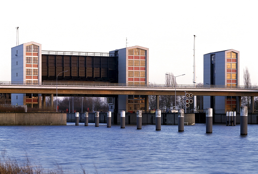 Staustufe der Elbe (Elbe Barrage), Geesthacht, Schleswig-Hostein, Germany, Europe