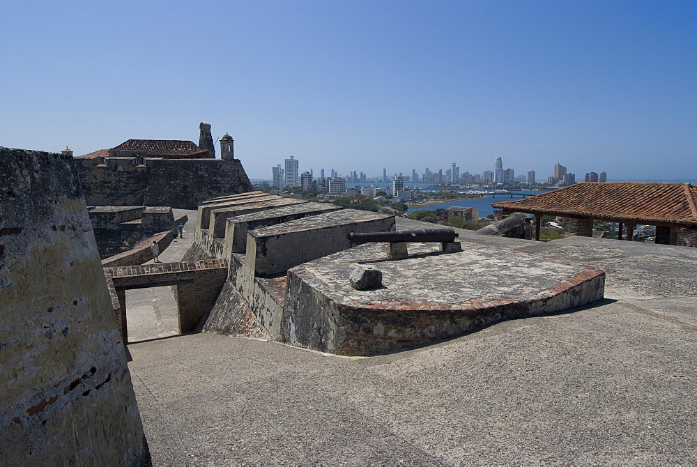 Fort San Felipe, built in the 17th century, UNESCO World Heritage Site, with view of the new city (Boca Grande) behind, Cartagena de Indias, Colombia, South America