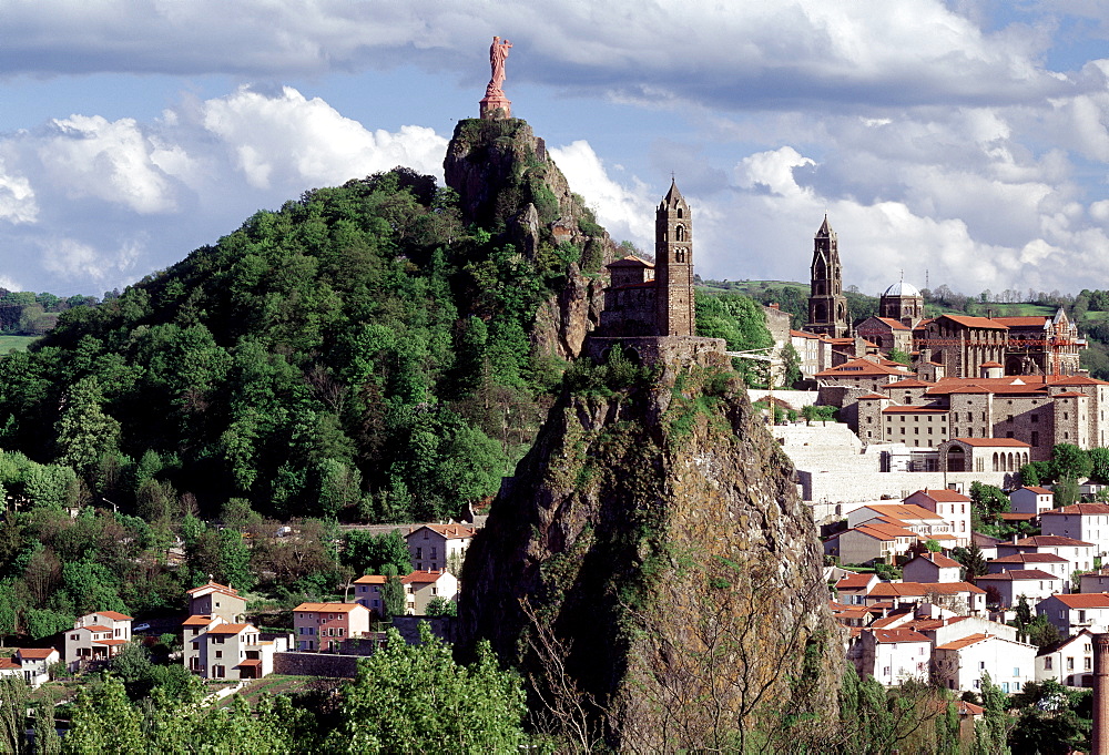 View of town, Le Puy, Haute-Loire, Massif Central, France, Europe