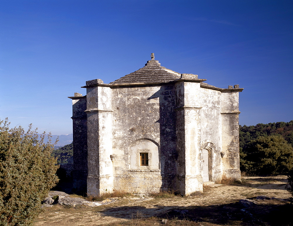 Chapel St. Sepulcre, St. Restitut, Rhone-Alpes, Provence, France, Europe