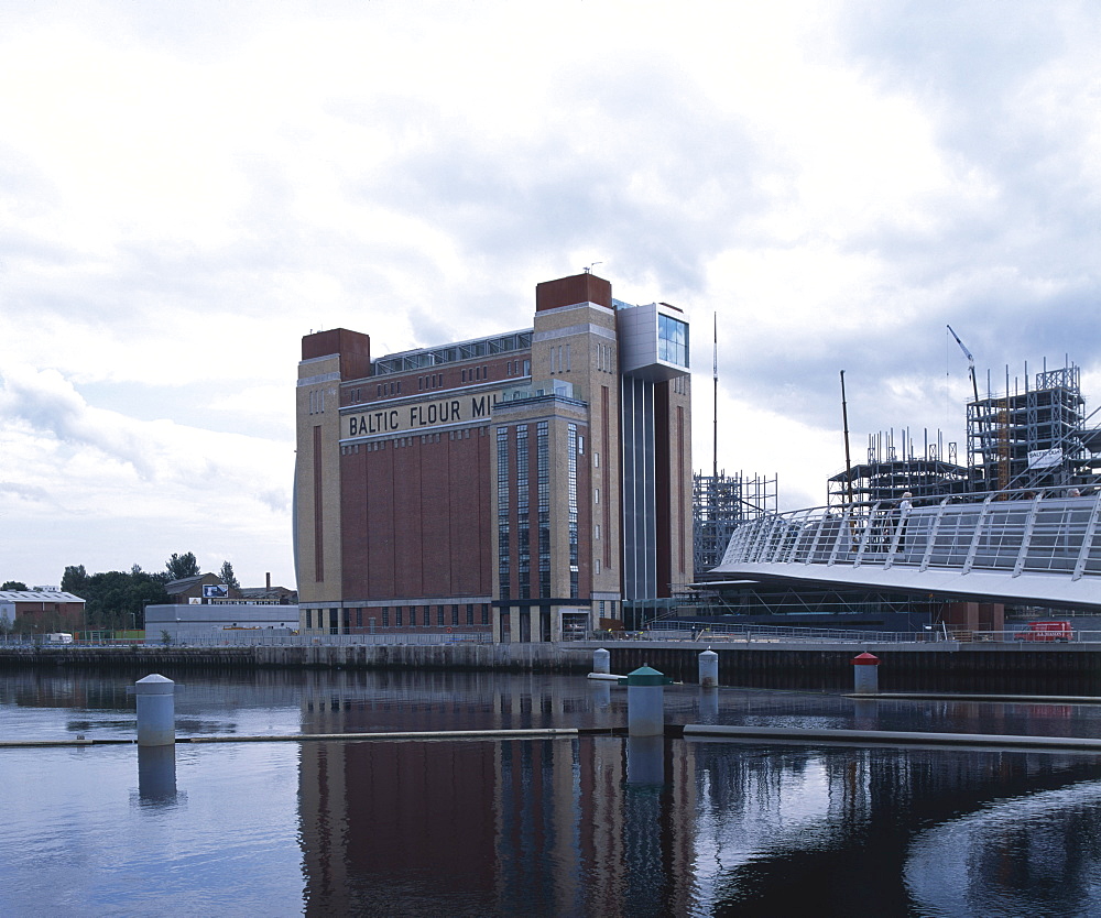 The Baltic Centre for Contemporary Art, architects Ellis Williams, formerly the Baltic Flour Mill, Gateshead, Tyne and Wear, England, United Kingdom, Europe