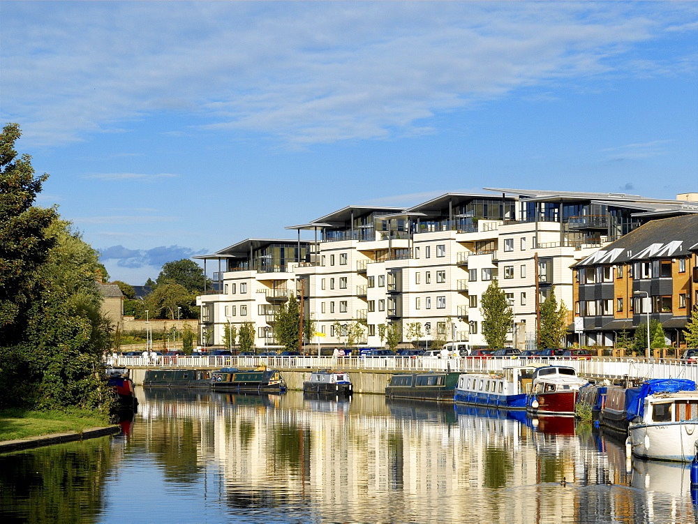 Riverside apartments, architects Kemp Muir Wealleans, Cambridge, Cambridgeshire, England, United Kingdom, Europe