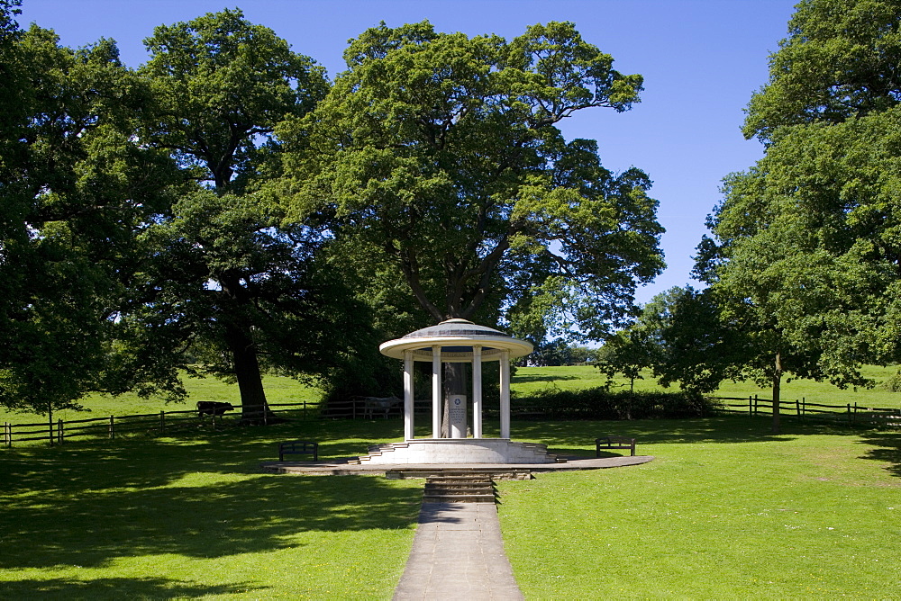 Monument on the site of the signing of the Magna Carta in 1215, Runnymede, Surrey, England, United Kingdom, Europe